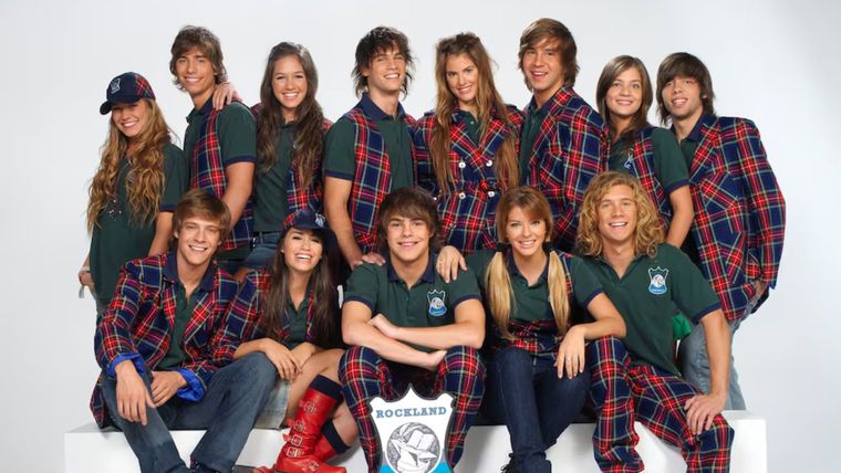 El elenco juvenil completo de Casi Ángeles. El elenco juvenil completo de Casi Ángeles.