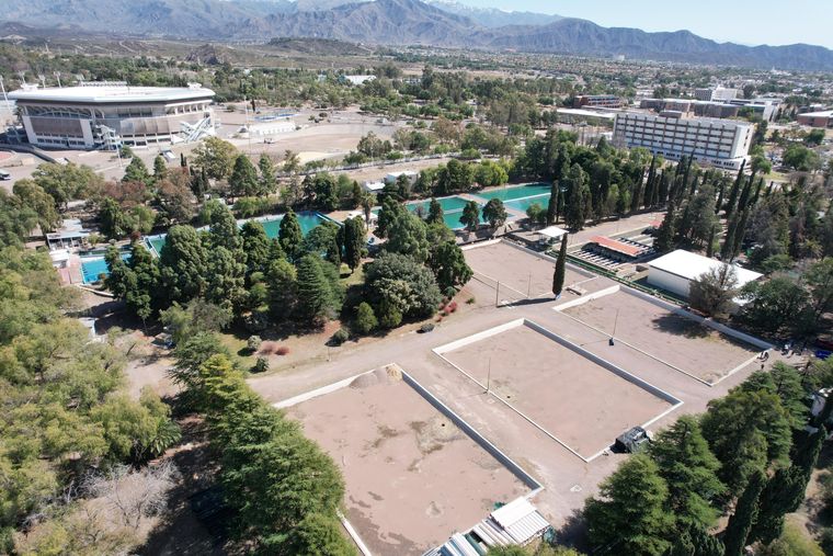 El establecimiento potabilizador de Alto Godoy. El establecimiento potabilizador de Alto Godoy.