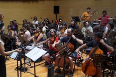 Los artistas de la obra Coronados de historia y futuro ya están ensayando para la Vendimia Foto: Rodrigo DAngelo / MDZ Los artistas de la obra Coronados de historia y futuro ya están ensayando para la Vendimia Foto: Rodrigo DAngelo / MDZ
