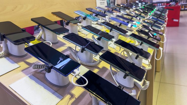 La escasez de chips de memoria provocará una caída de ventas global. La escasez de chips de memoria provocará una caída de ventas global.