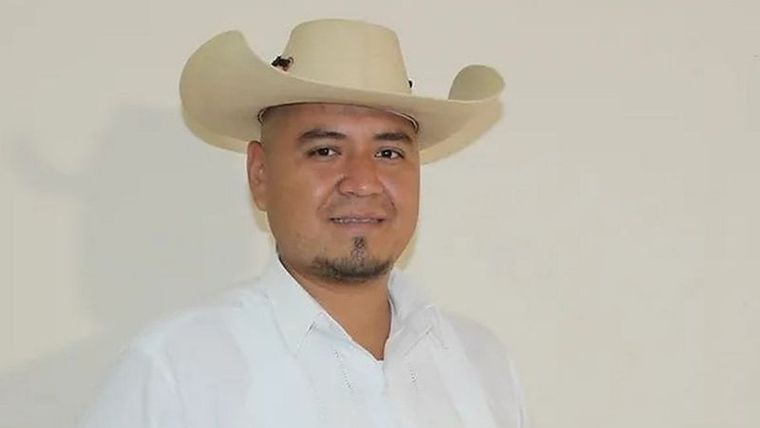El partido al que pertenecía el alcalde Conrado Mendoza Almeda ha condenado su asesinato cobarde. Foto: GOBIERNO DE SAN MIGUEL TOTOLAPAN