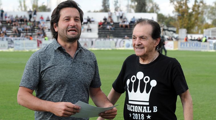 El mandamás del Lobo se despidió del ídolo del club. Foto: ALF PONCE / MDZ