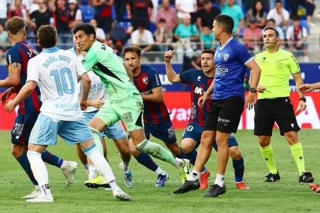 El momento en el que Andrada va a buscar a Pulido para agredirlo El momento en el que Andrada va a buscar a Pulido para agredirlo