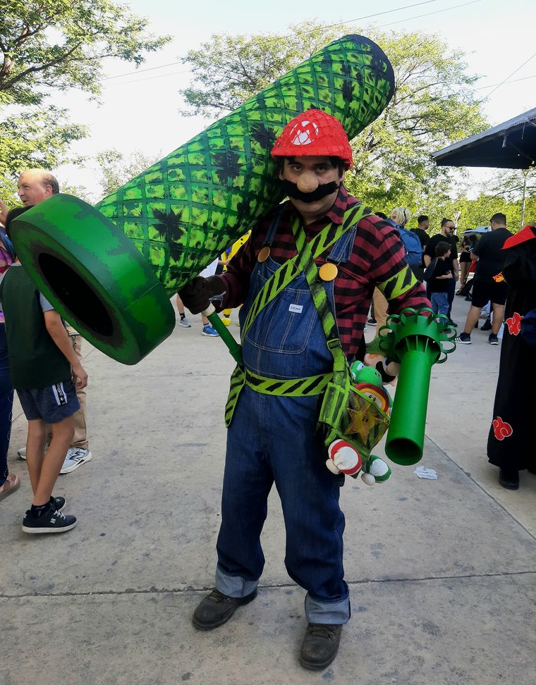 Mario llegó a la Mendotaku con todo. Mario llegó a la Mendotaku con todo.