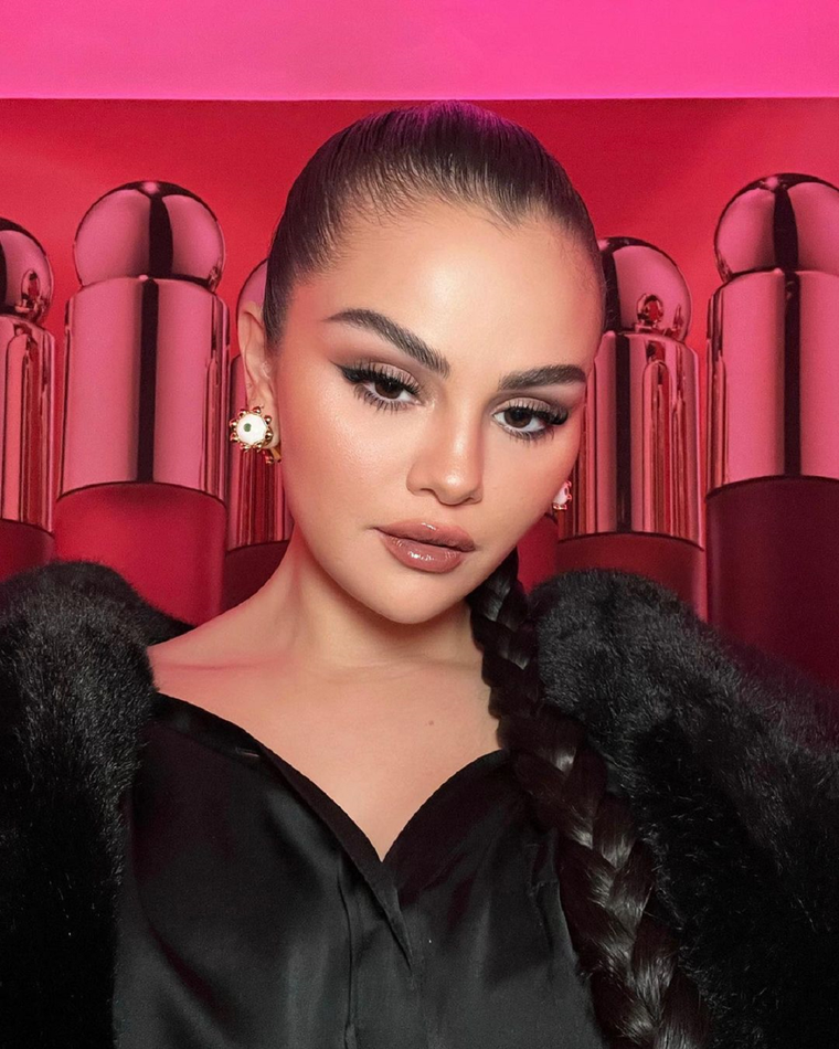 Selena Gomez es la It Girl del momento Selena Gomez es una reconocida cantante, actriz y empresaria. Foto: Instagram @selenagomez