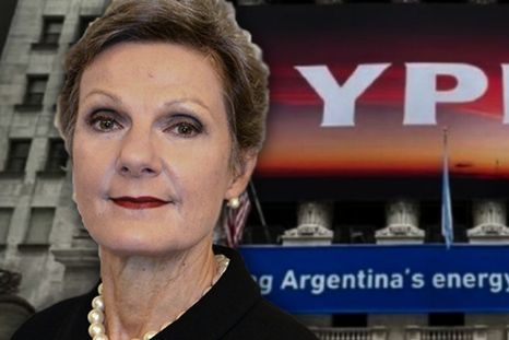 La juega del segundo Distrito Sur de Nuva York, Loretta Preska, dio vista a las partes de una medida, que podría retrotraer el juicio en contra del país. Foto: Montaje MDZ y NA