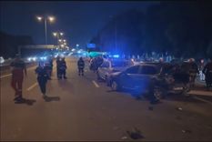 tragedia en la general paz: un hombre remolcaba un auto, se corto la linga y murio tragedia en la general paz: un hombre remolcaba un auto, se corto la linga y murio