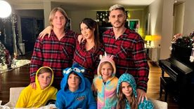 Wanda Nara y Mauro Icardi, junto a sus hijos, todos luciendo un look relajado en pijamas. Foto: Ig Wanda Nara