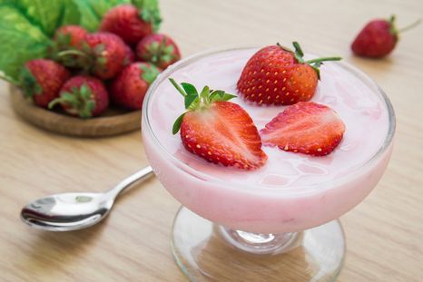 La mejor receta de yogurt de frutilla para toda la semana. La mejor receta de yogurt de frutilla para toda la semana.