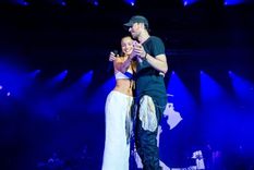 Polémico momento en medio del concierto. Foto: Instagram/ @emiliamernes.&nbsp;