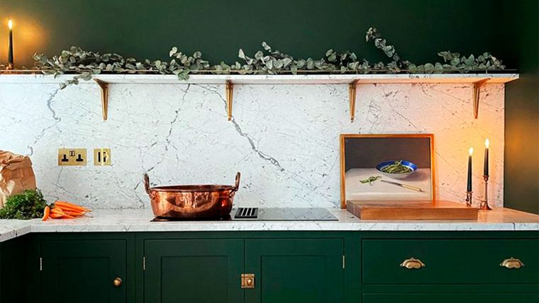 En lugar de plástico utilizar utensilios de cocina que sean de  acero inoxidable, hierro fundido o revestidos de cerámica. Foto: deVOL Kitchens