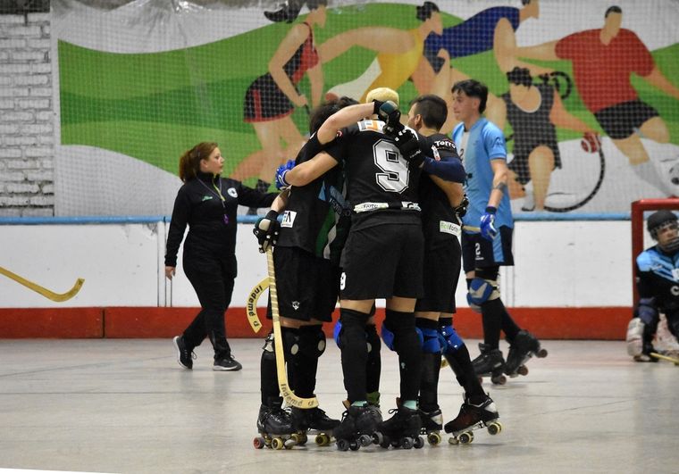 La nota la volvió a dar Banco Mendoza, que superó 9-4 a Petroleros YPF. Foto: AMP