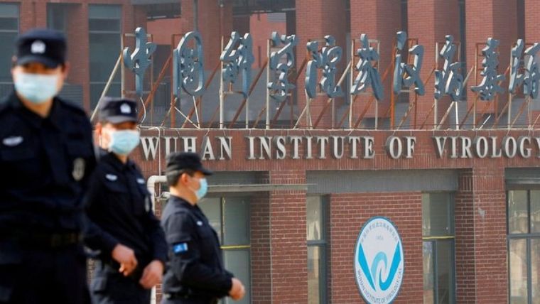 China rechaza cualquier vínculo entre la pandemia y el Instituto de Virología de Wuhan. Foto: Reuters