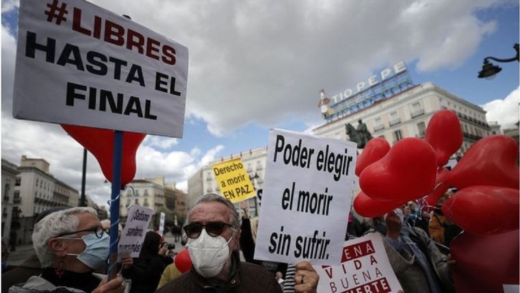 España se volvió el cuarto país de Europa en aprobar la eutanasia. Foto: GETTY IMAGES