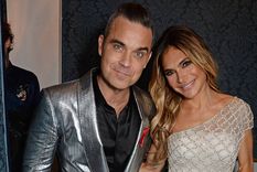 Robbie junto a su mujer Ayla Fields.