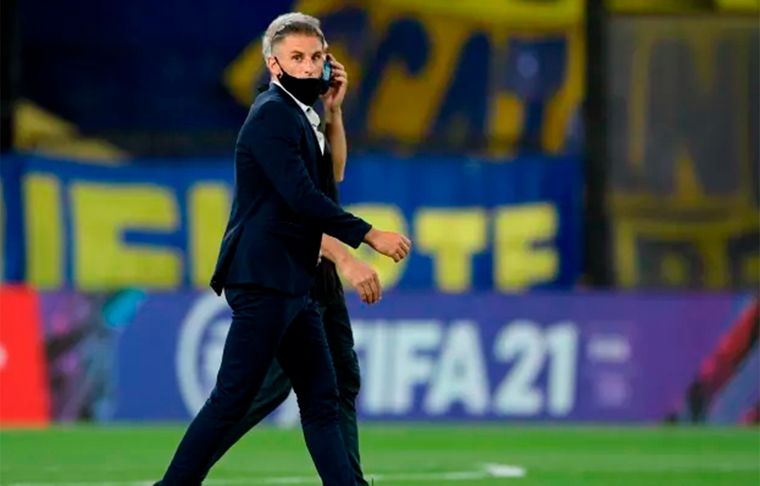 Beccacece no podrá dirigir al Elche por un tema reglamentario y la opción de Boca vuelve a aparecer.