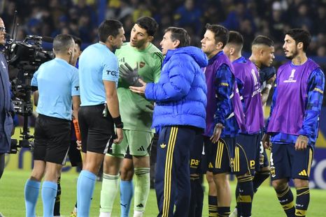 Boca estalló contra Valenzuela por las polémicas que lo privaron de ganarle a Cruzeiro. Boca estalló contra Valenzuela por las polémicas que lo privaron de ganarle a Cruzeiro.
