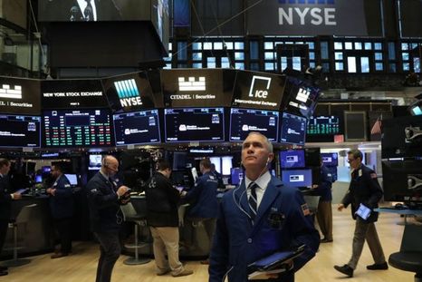 Las acciones argentinas tienen un buen arranque de semana siguiendo la tendencia de los principales índices en la Bolsa de Valores de Nueva York. Las acciones argentinas tienen un buen arranque de semana siguiendo la tendencia de los principales índices en la Bolsa de Valores de Nueva York.