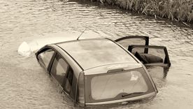 auto hundido Un sueño desesperante. Foto: Fuente: Shutterstock