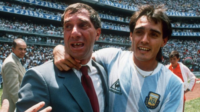 Bilardo y el Tata Brown, luego de la conquista en México 86 Foto: OneFootball