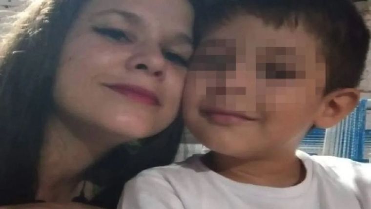 La mujer desaparecida junto a uno de sus hijos