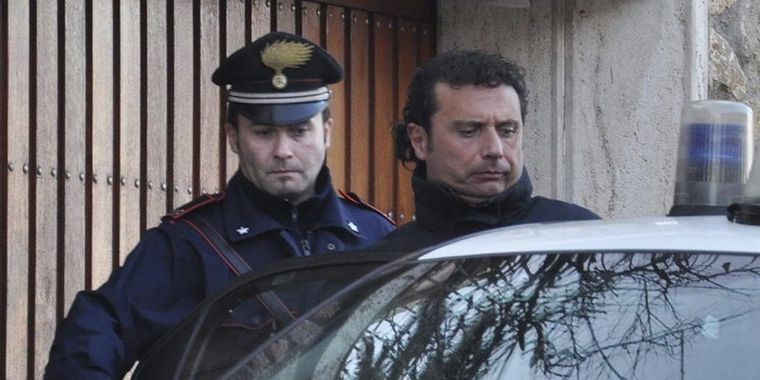 Schettino en momentos de ser trasladado por la policía. Foto: EFE
