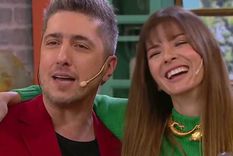 La China Suárez mostró una emotiva carta que le escribió Jey Mammón El conductor fue catequista de la actriz en el colegio Corazón de María