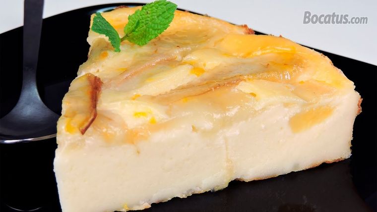 Tarta dulce de peras y crema Tarta dulce de peras y crema sin azúcar Foto: YouTube - Bocatus