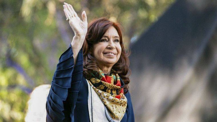 Cristina Fernández de Kirchner permanece en prisión domiciliaria. 