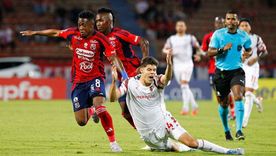 En la primera vuelta (fecha 1) Independiente Medellín y Estudiantes empataron 1-1 en Colombia. En la primera vuelta (fecha 1) Independiente Medellín y Estudiantes empataron 1-1 en Colombia.