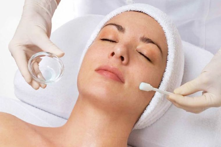 Descubre las propiedades y beneficios que el ácido mandélico aporta a rostro