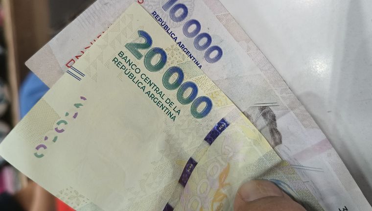 El Banco Nación triplicó el monto de extracción y permite sacar $500.000 Foto: Walter Moreno/Mdz con Moto G 24