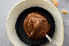 Deléitate con una crema de cacahuate y chocolate keto Foto: Shutterstock