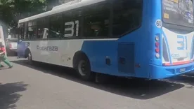Al menos 12 pasajeros resultaron heridos por el choque de un colectivo de la línea 31 en el barrio porteño de San Cristóbal. Al menos 12 pasajeros resultaron heridos por el choque de un colectivo de la línea 31 en el barrio porteño de San Cristóbal.