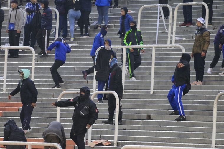 Los responsables de la suspensión del partido Foto: gentileza
