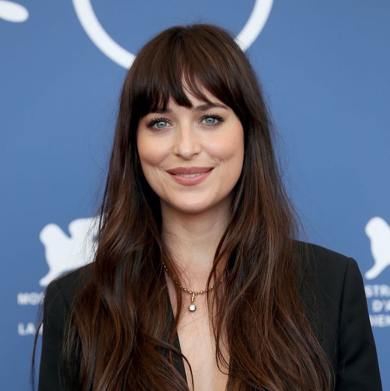 Dakota Johnson regresa a la gran pantalla con un look que rompe con su estilo clásico Foto: Dakota Johnson / Instagram