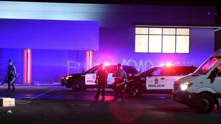 Policías en Mineápolis, Minesota, EE.UU., el 28 de mayo de 2020. Foto: RT