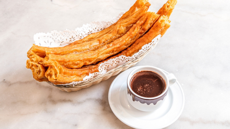 La receta de porras una delicia que tiene más de un siglo de historia en Madrid.