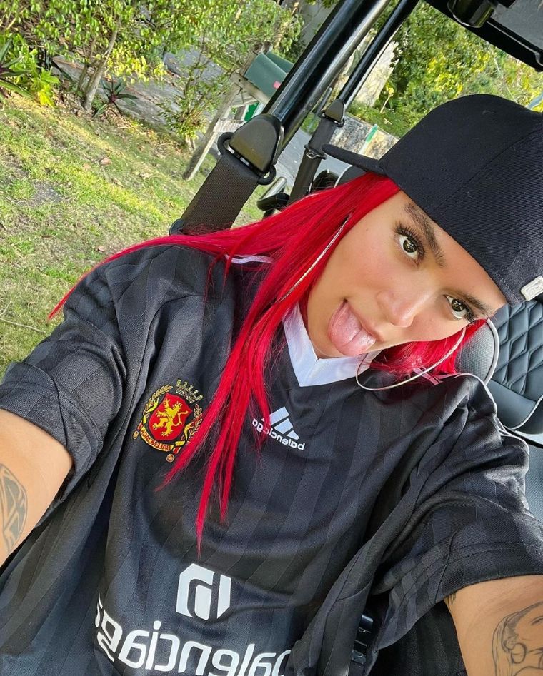 KAROL G Carolina Giraldo Navarro es una cantante y compositora colombiana de reguetón, pop y trap latino Foto: INSTAGRAM @KAROLG