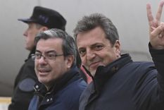 Los beneficios impulsados por el ministro Sergio Massa suponen una barrera para acceder al mercado cambiario y prometen levantar quejas de ciudadanos particulares y empresas. Foto: Télam