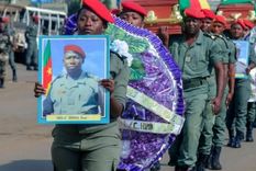 A diferencia de la mayoría, los soldados reciben un entierro adecuado. Foto: GETTY IMAGES