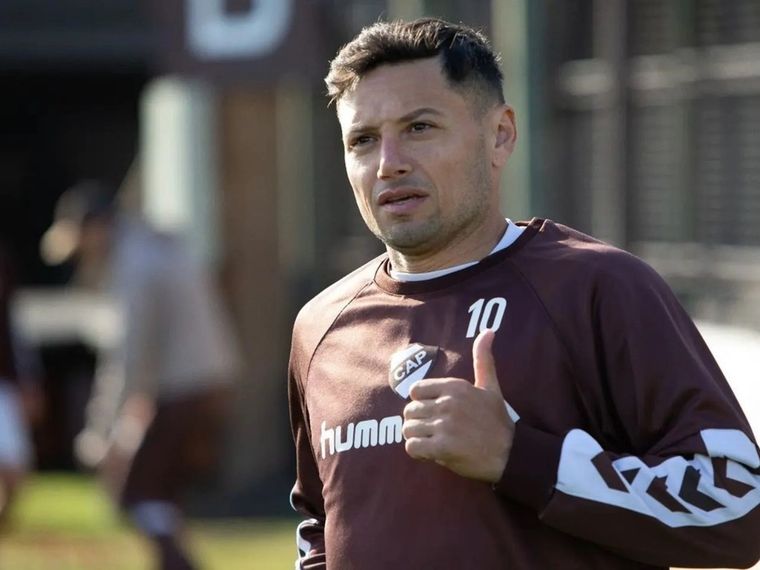 Mauro Zárate se va de Platense.