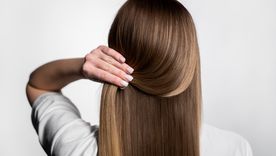 Tener tu cabello sano, cuidado, saludable y brillante es muy simple con estos consejos. Foto: Freepik