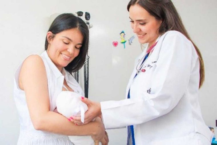 La leche materna no es un fluido estéril, sino que está llena de componentes vivos.