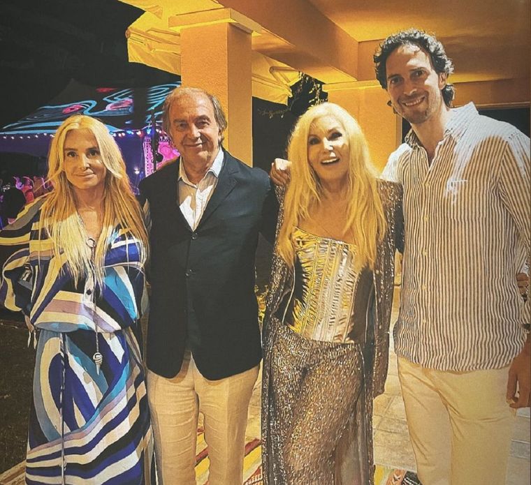Roberto y Roger Zaldivar junto a Susana y su hija Mercedes. Foto: Instagram Roger Zaldivar