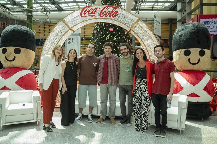 Coca-Cola y Fundación Sí presentaron la alianza en la villa navideña instalada en el Abasto Shopping Foto: Gentileza Coca Cola