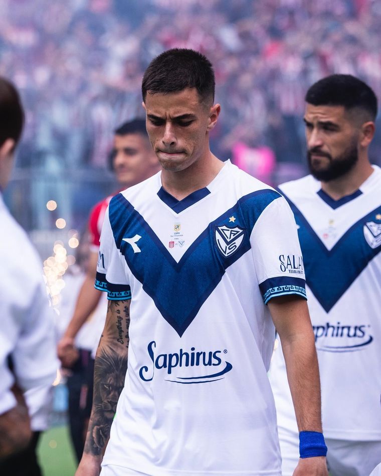 A causa del incumplimiento de Foster Gillett en el abono del dinero, finalmente se cayó el pase de Valentín Gómez a Udinese, ¿Qué pasará con el defensor? Foto: Fotobaires