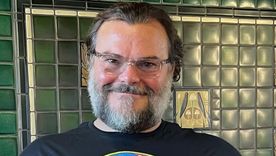 Jack Black se destaca en esta película que ahora está disponible en Paramount+.
