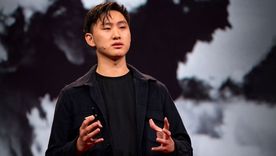 Alexandr Wang, director de inteligencia artificial de Meta, propone formarse en vibe coding.