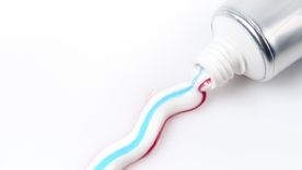 La pasta de dientes es una aliada par la limpieza. Foto: ARCHIVO La pasta de dientes es una aliada par la limpieza. Foto: ARCHIVO